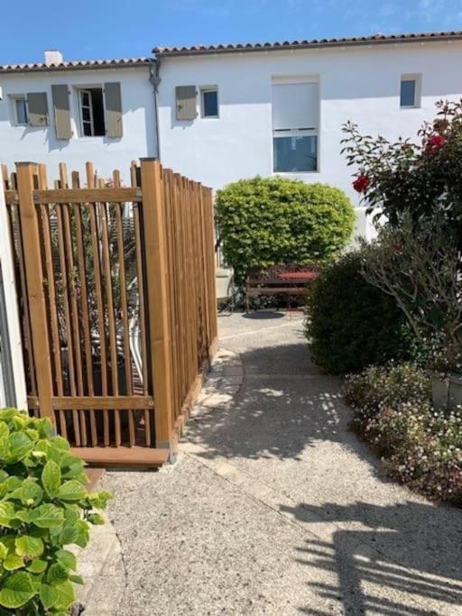 Maison De Vacances La Flotte 00491Ui 外观 照片