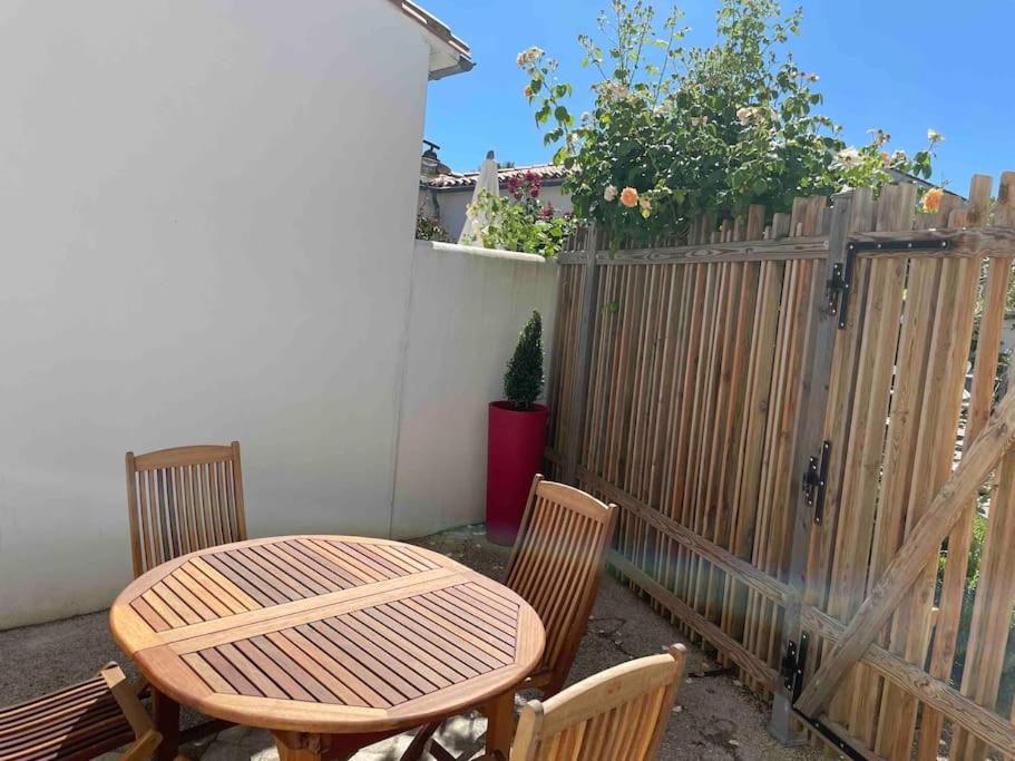 Maison De Vacances La Flotte 00491Ui 外观 照片